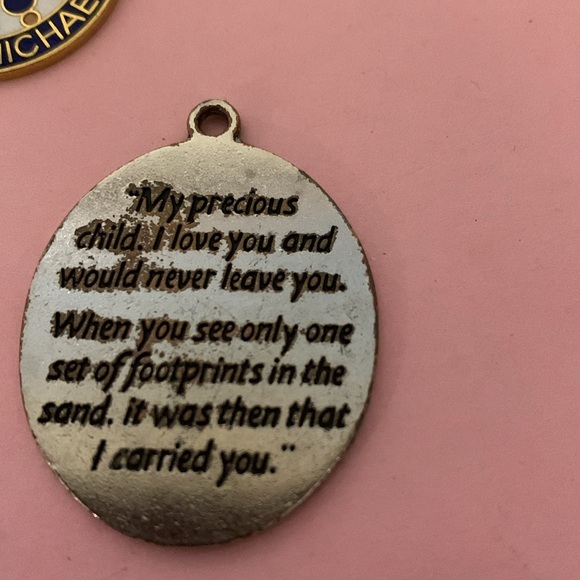 Four assorted pendants - Picture 6 of 7